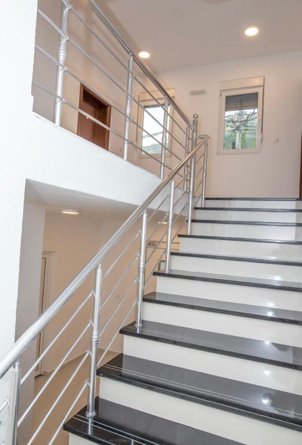 Apartmani Nela Sutomore Kültér fotó